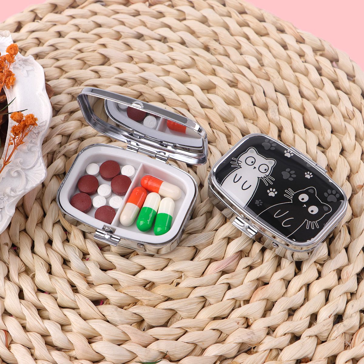 Cartoon Black And White Cat Tr - Travel Accessories Holder 리뷰 및 가격