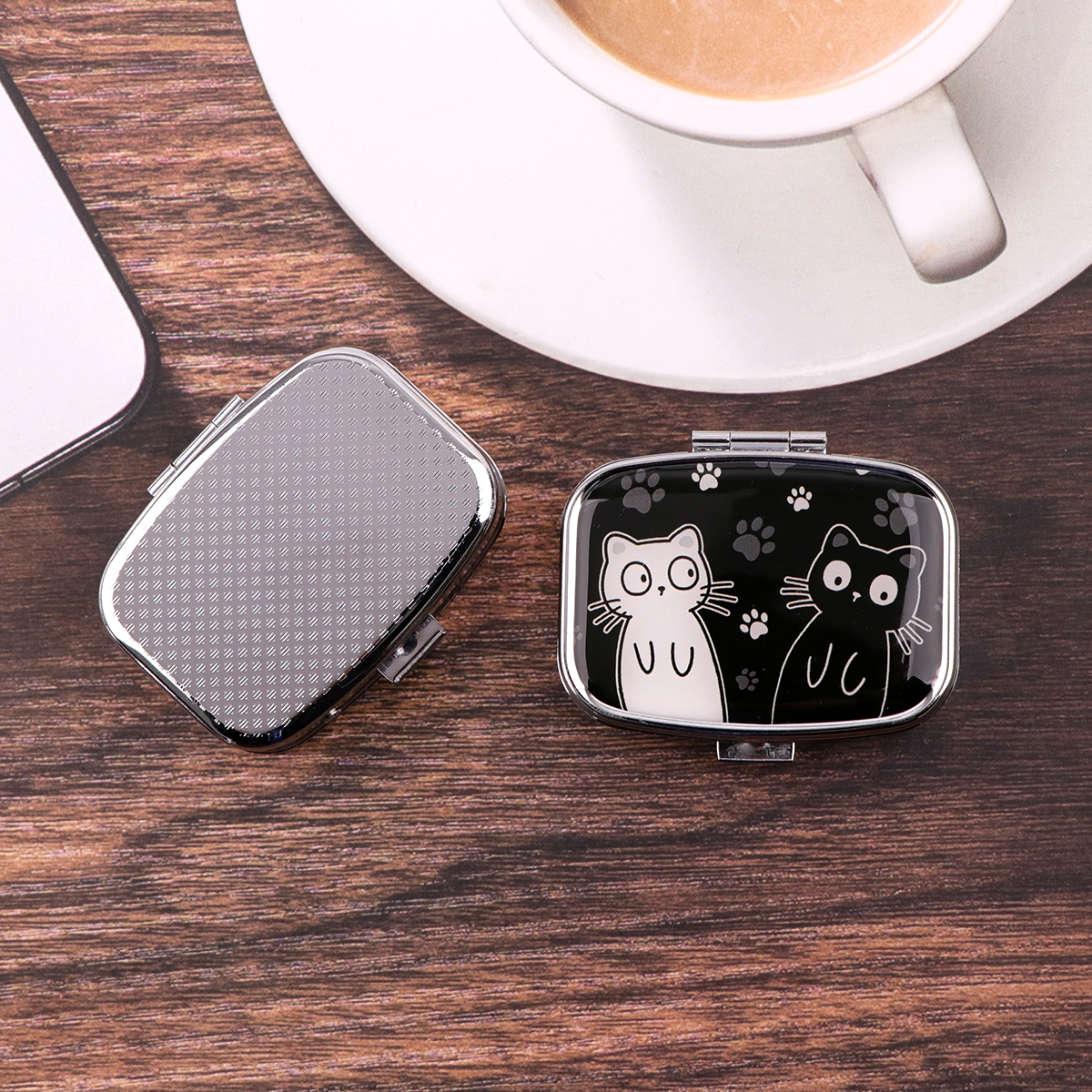 Cartoon Black And White Cat Tr - Travel Accessories Holder 리뷰 및 가격