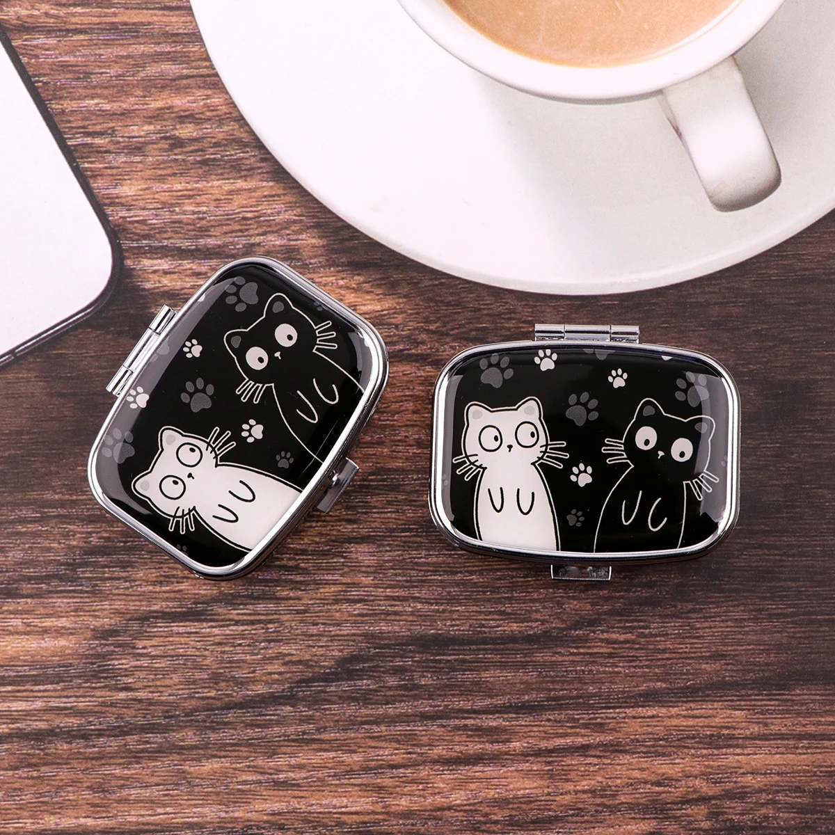 Cartoon Black And White Cat Tr - Travel Accessories Holder 리뷰 및 가격